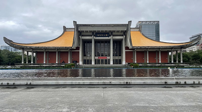 　再到附近的國父記念館，剛好又在閉館維修。