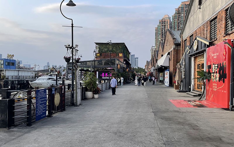 　在附近一帶小轉一圈，並不覺有什麼文化創意空間，基本上都是食店。