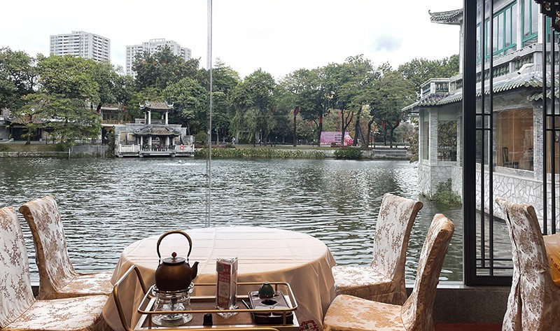 　內外皆風景。