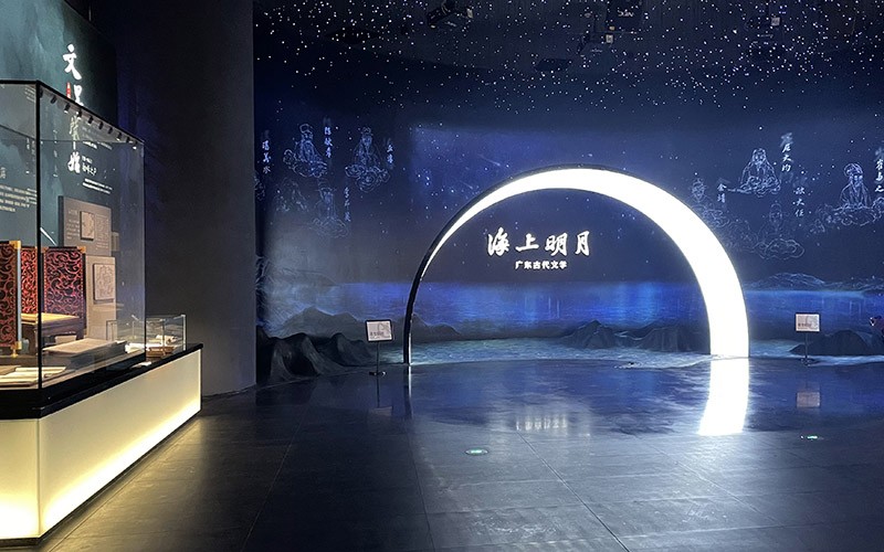 　展廳入口的裝修已有小驚喜，「海上明月——廣東古代文學」展廳。