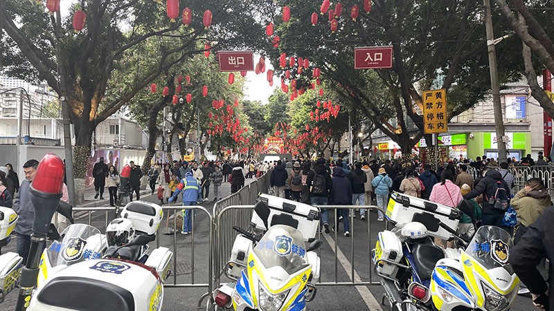 　臨走前再到花市感受一下新年氣氛。