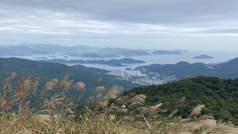 　東洋山山頂，東望西貢海。
