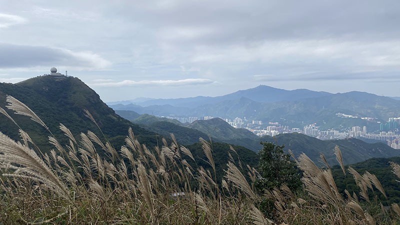 　西望大老山。