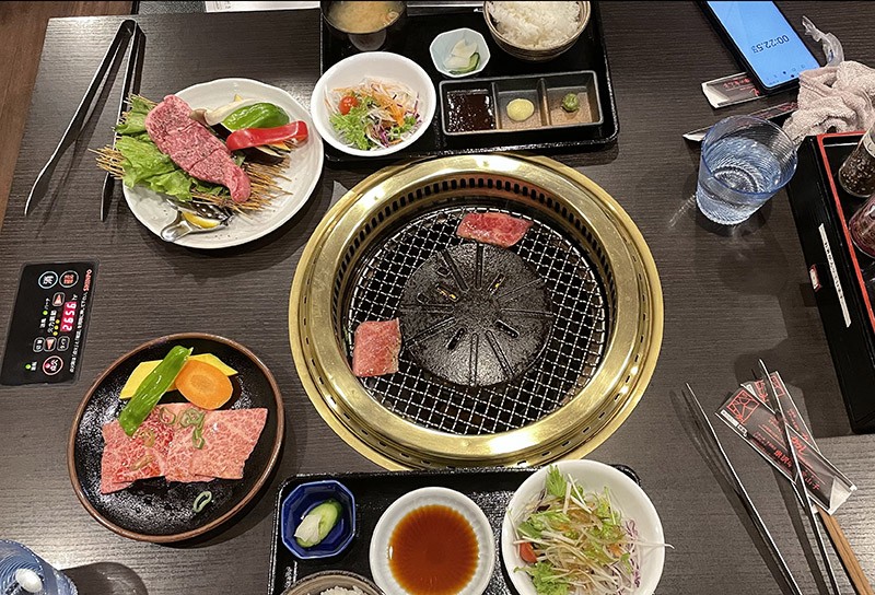 　點了米澤牛菲力肉(¥5,170)及點了米澤牛小排(¥2,475)的兩個套餐，感覺小排套餐並不差過菲力肉套餐。