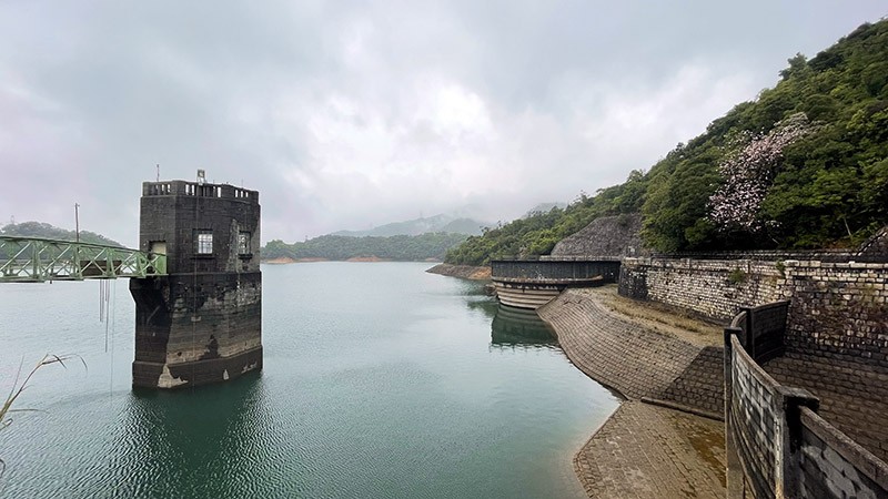 　城門水塘始建於1923年，是首個可將儲水從新界輸往香港島使用的水塘。