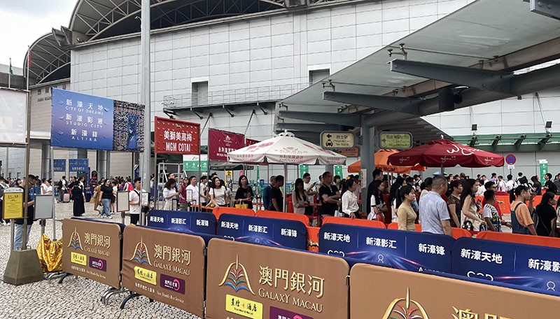 　五一，好多財神。