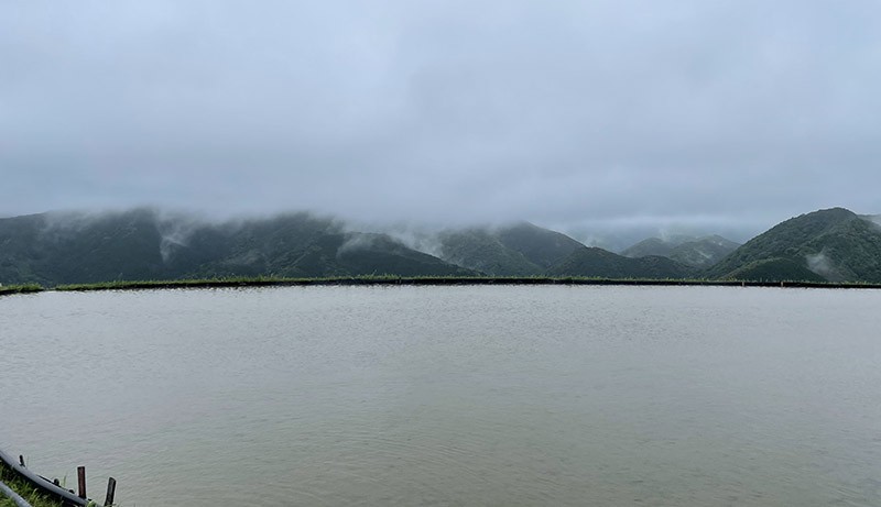 　如天氣好這裡該也是一面天空之鏡。