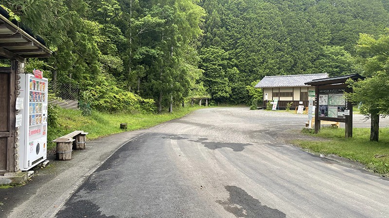 　發心門王子附近有一個比較大的停車場，配套完備，在此休整半小時再出發。