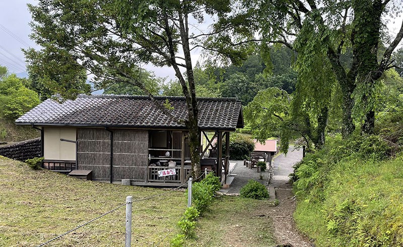 　伏拜王子跡，這裡的「王子」還有茶座了。<br /><br />　「伏拜王子」這個名字的由來，是當時沿著熊野古道前往參拜的朝聖者，走到這裡時，首次親眼看到遠方山谷中的熊野本宮大社內心激動不已，心懷感激，便在此地跪拜。