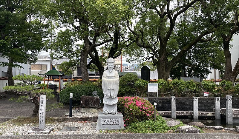 　在1994年，和歌山縣政府為了推動觀光，以「徐福像」為中心，重新整理徐福墓碑周邊並建造牌坊之後，取為「徐福公園」對外開放。