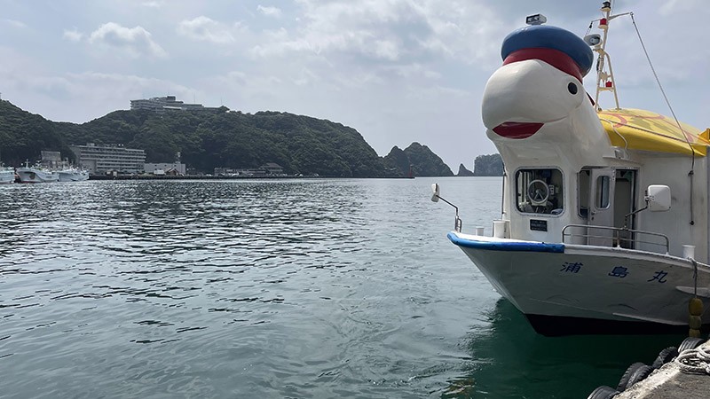 　今晚住浦島酒店，位於海灣對面的半島上，酒店有免費接駁船接送大家。