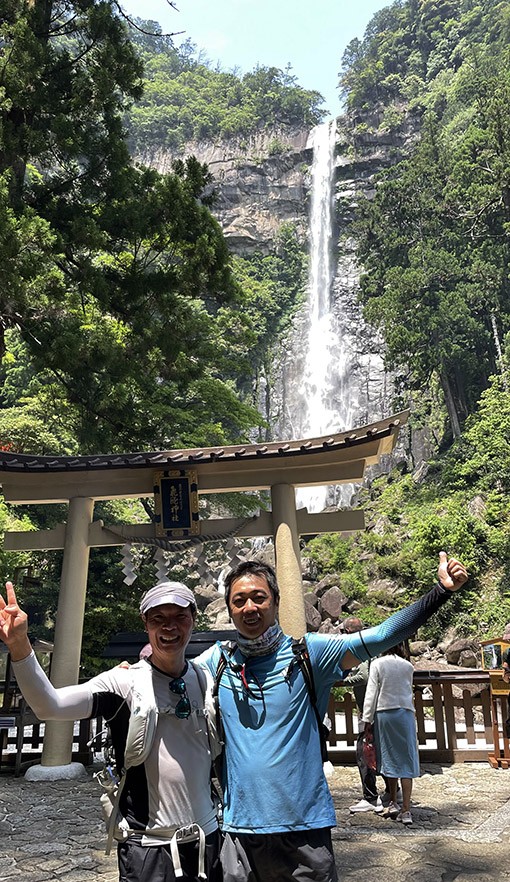 　不知是被這美景迷住還是這裡已是此熊野古道行的終點，在這裡居然久久不捨離去。