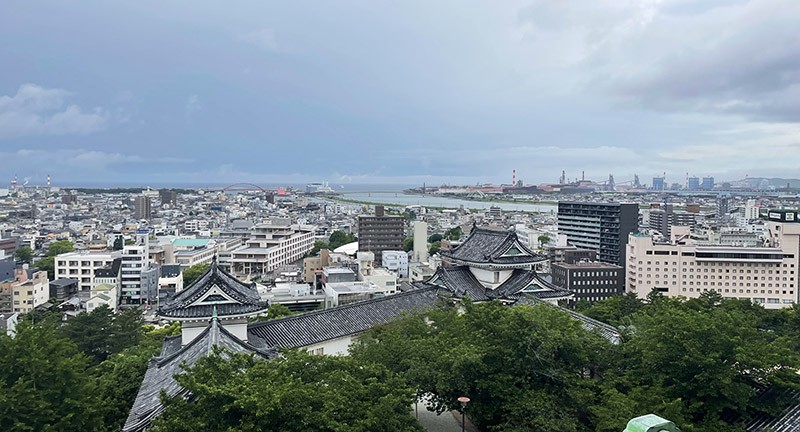 　登頂可盡覽市內風光。