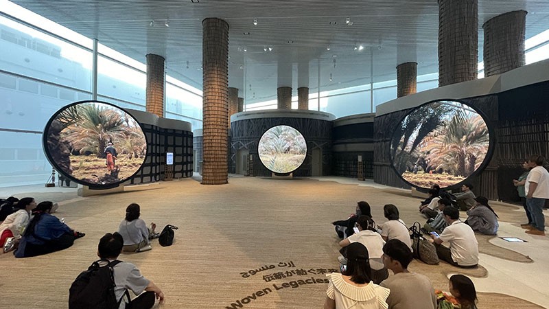 　阿聯酋館。不用排隊。