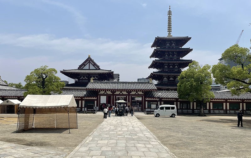 　入內參觀要¥500門票，本來已踏入半隻腳準備買票，但發現裡面的建築一眼全看完，日本的神社廟宇平時多不用門票，而且也參觀不少，臨時縮沙退出來。
