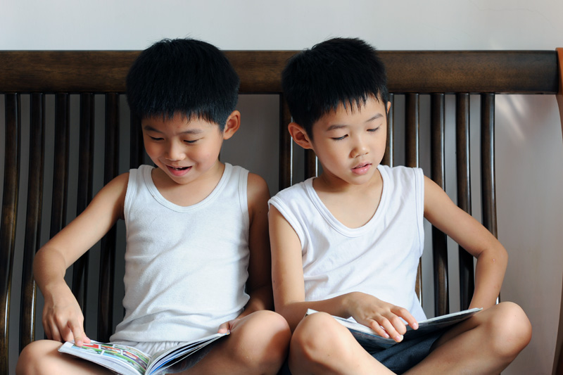 　看著小朋友看圖書遠比看著小朋友看電視舒服多了。